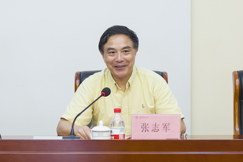 日本色情片
党委副书记张志军代表学校向会议致辞